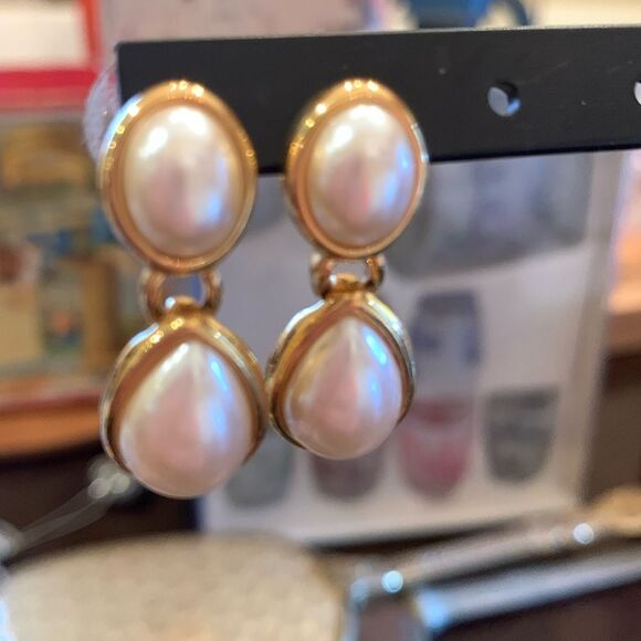 Vintage pearl teardrop dangle earrings - Picture 1 of 4
